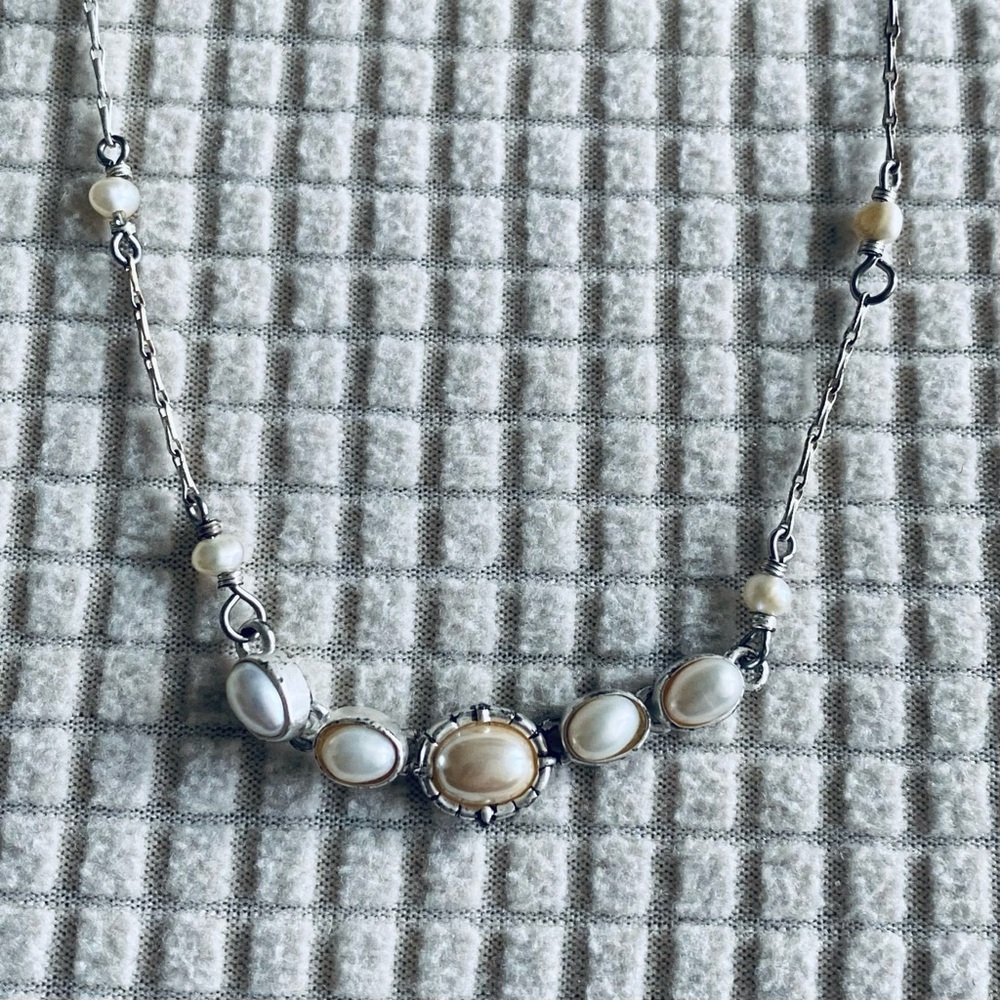 Elegant Silver and Pearl Necklace